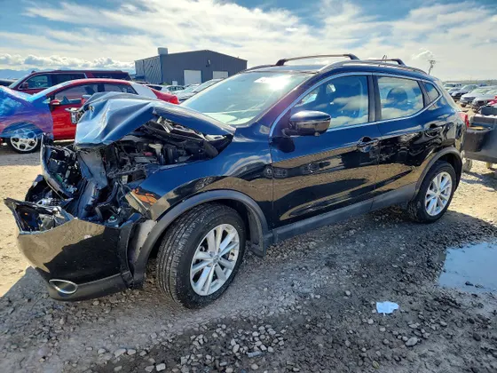 2018 Nissan Rogue Sport SV