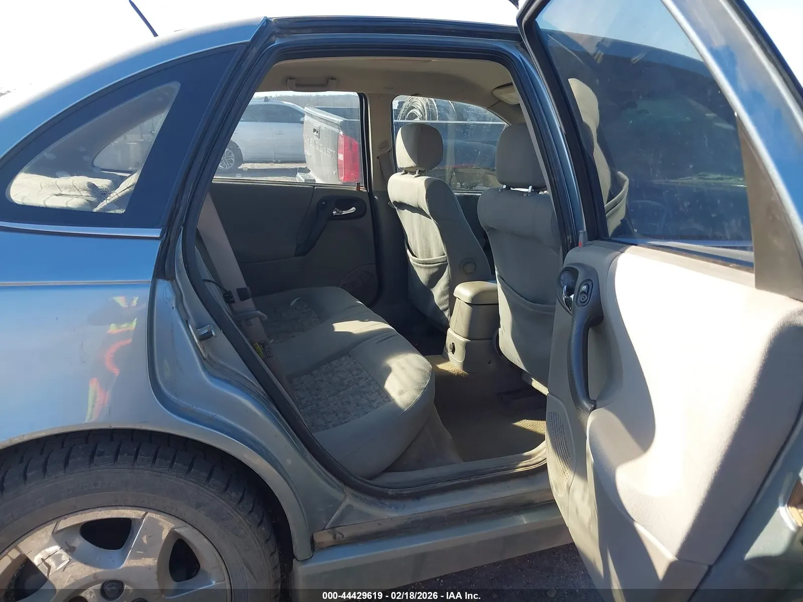 2004 Saturn L-Series L300 2