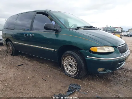 1997 Chrysler Town & Country LX
