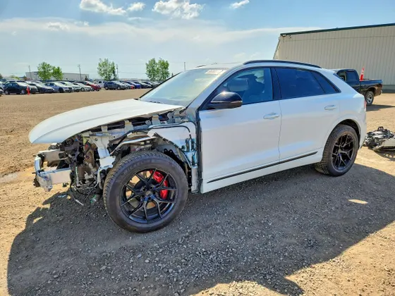 2025 Audi SQ8 Premium Plus