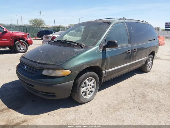 1996 Plymouth Voyager SE