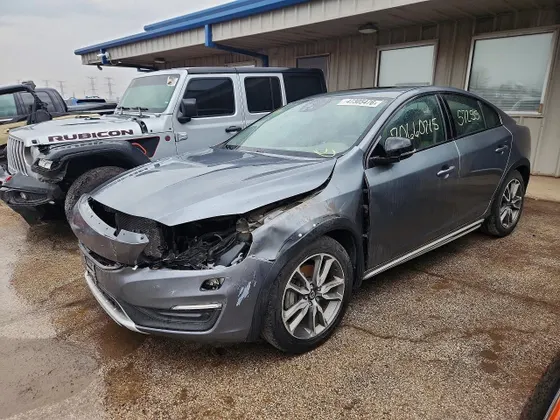 2017 Volvo S60 Cross Country