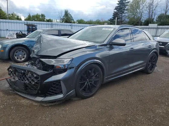 2025 Audi RS Q8 performance