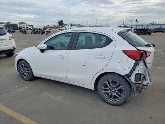 2020 Toyota Yaris Hatchback XLE