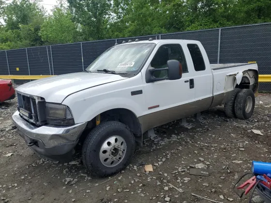 2004 Ford Super Duty F-350 DRW XL