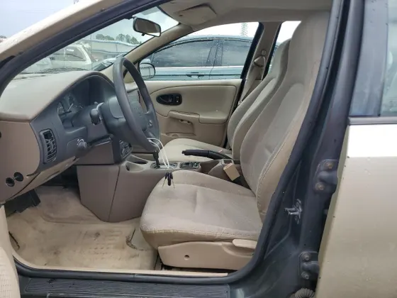 2002 Saturn SL SL1