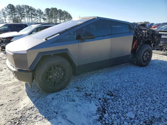 2024 Tesla Cybertruck Cyberbeast