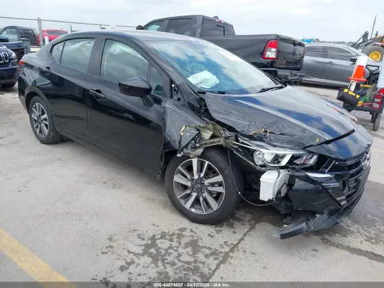 2023 Nissan Versa SV