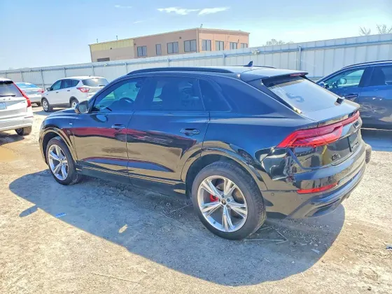2022 Audi Q8 Premium Plus