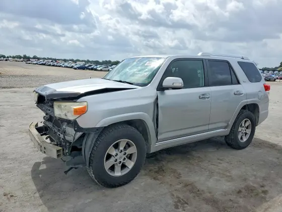 2010 Toyota 4Runner SR5