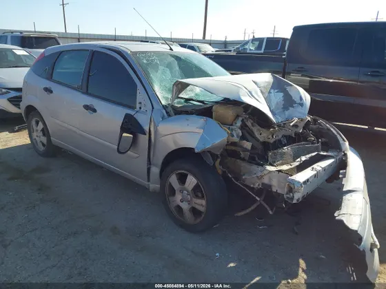 2004 Ford Focus ZX5 Base
