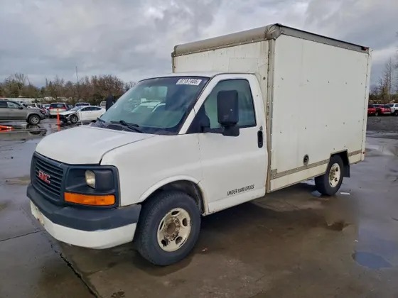 2007 GMC Savana Cutaway 9E9 SRW