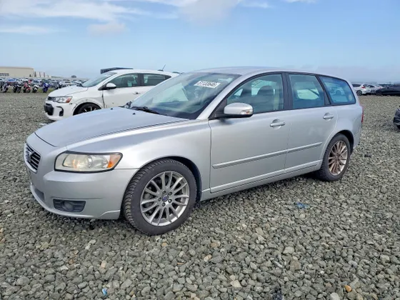 2010 Volvo V50