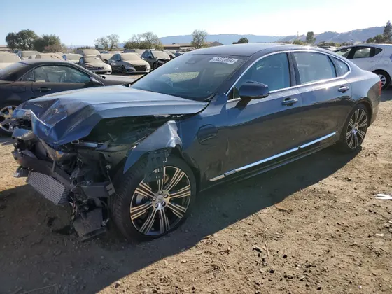 2024 Volvo S90 Recharge Plug-In Hybrid Ultimate