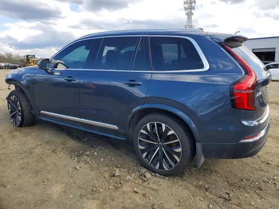2025 Volvo XC90 Plug-In Hybrid Ultra