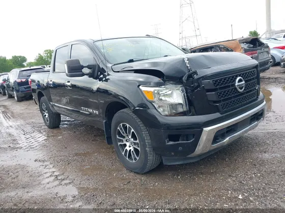 2020 Nissan Titan SV