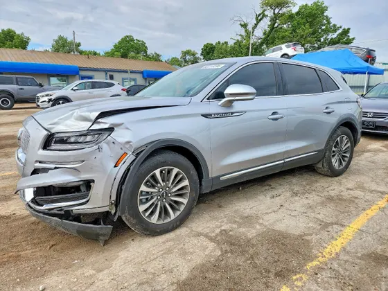 2020 Lincoln Nautilus Standard