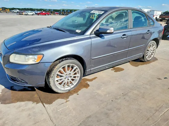 2010 Volvo S40