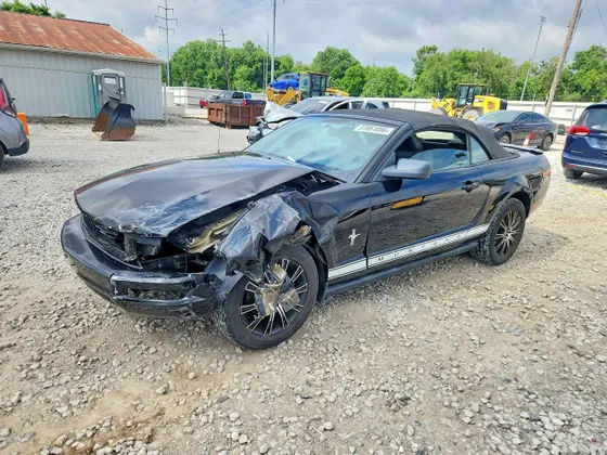 2008 Ford Mustang Deluxe