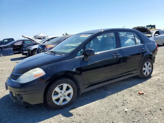 2008 Nissan Versa 1.8 S