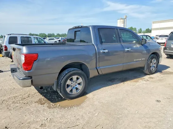 2018 Nissan Titan SV