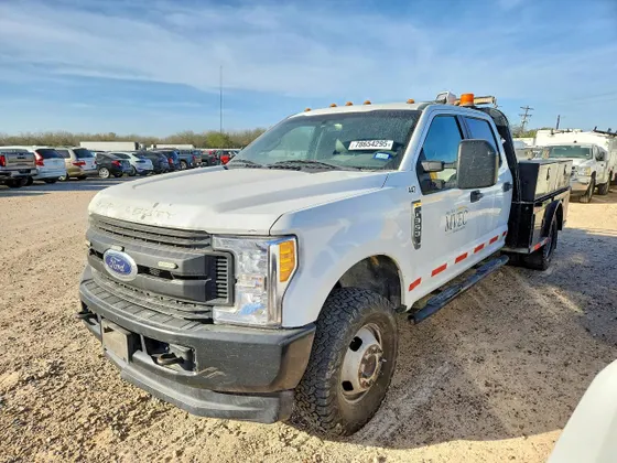 2017 Ford Super Duty F-350 DRW XL