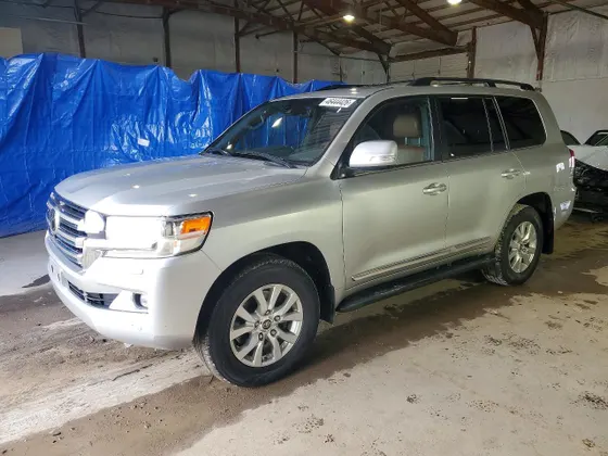 2016 Toyota Land Cruiser