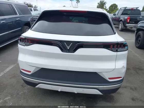 2025 VinFast VF 8 Plus
