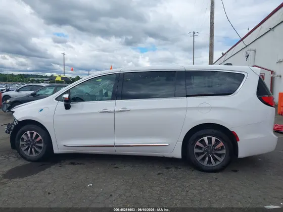2023 Chrysler Pacifica Hybrid Limited