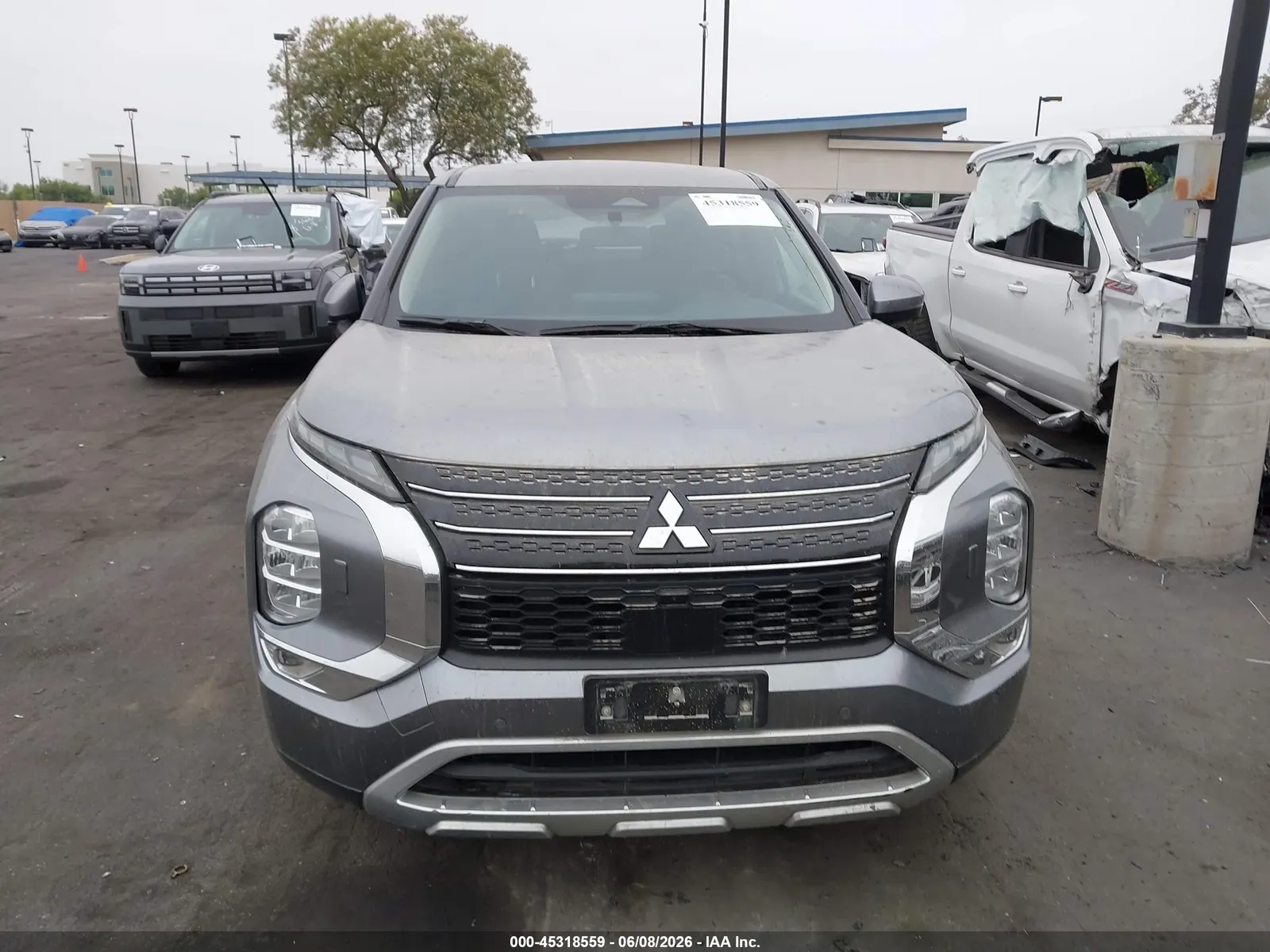 2023 Mitsubishi Outlander PHEV SE