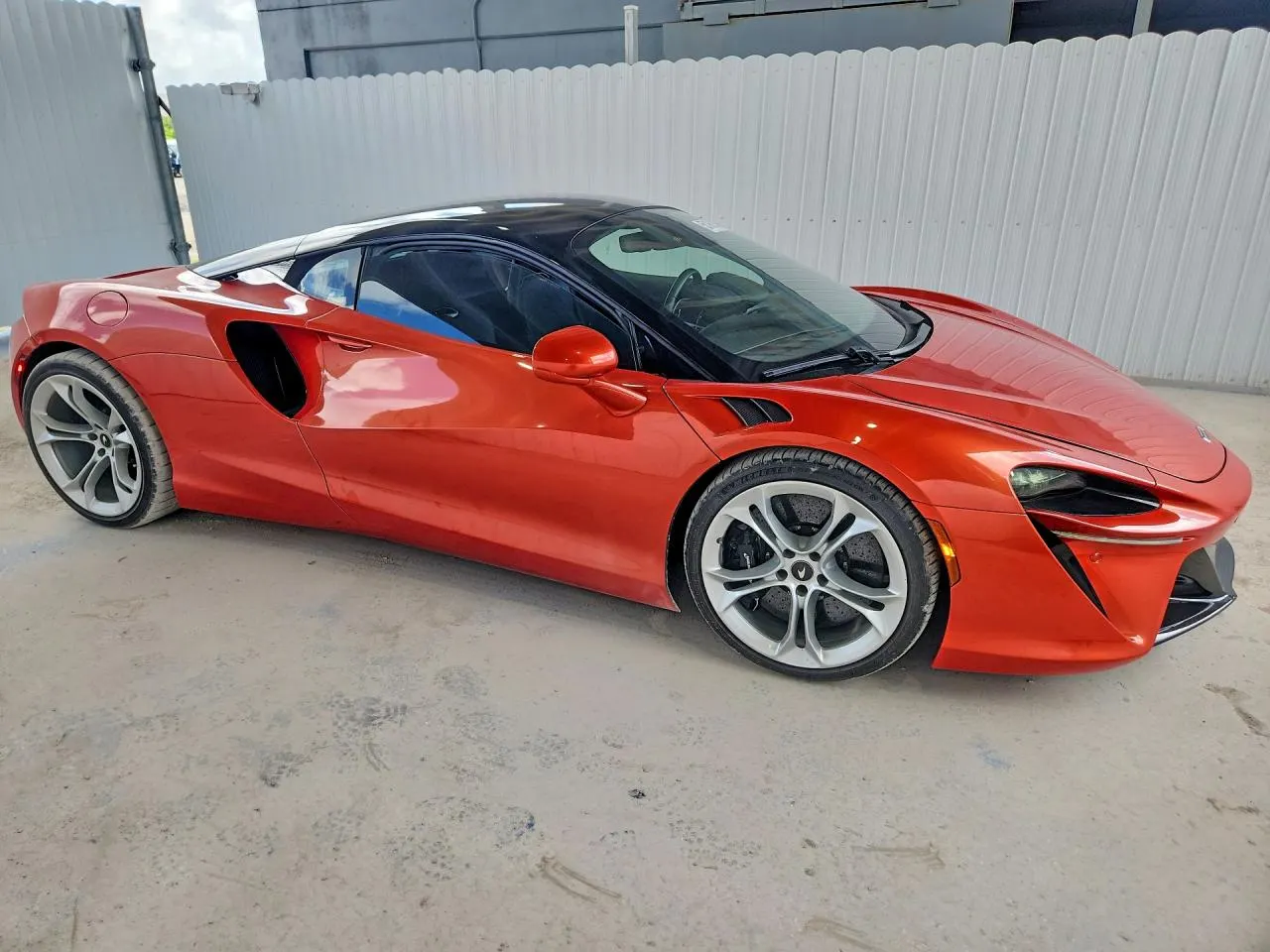 2023 McLaren Artura