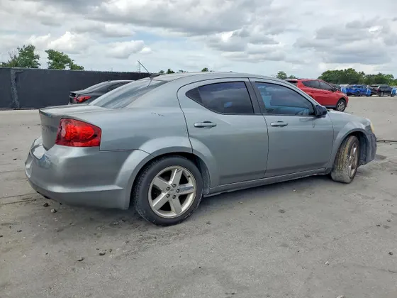 2013 Dodge Avenger SE