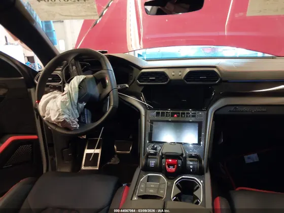 2024 Lamborghini Urus Performante