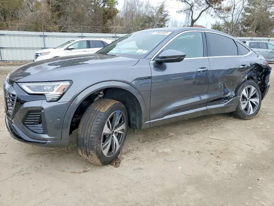 2024 Audi Q8 e-tron Sportback S line Premium Plus