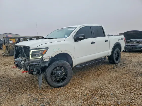 2020 Nissan Titan SV