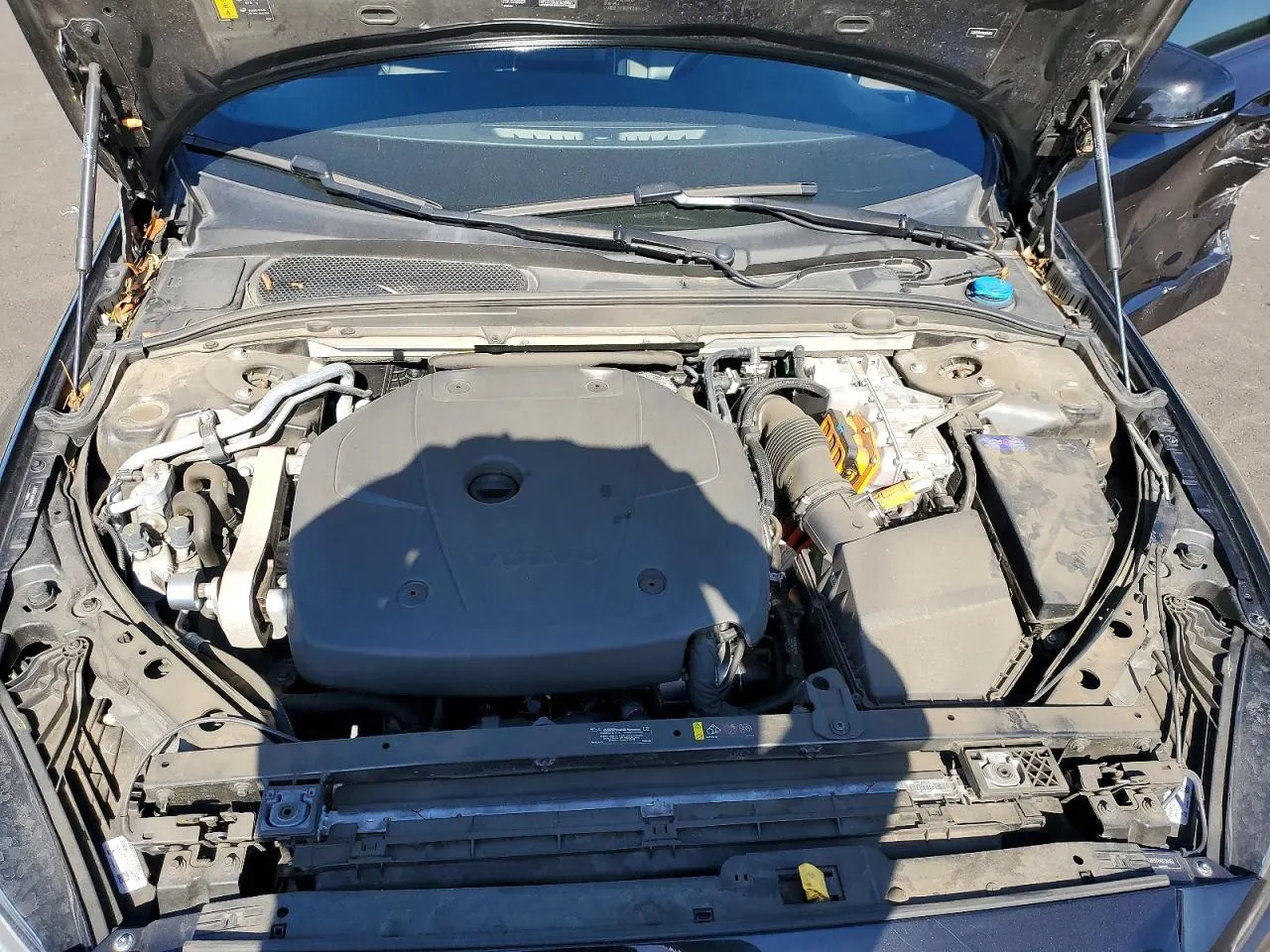 2024 Volvo S60 Recharge Plug-In Hybrid Plus Black Edition