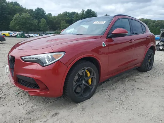 2018 Alfa Romeo Stelvio Quadrifoglio QUADRIFOGLIO