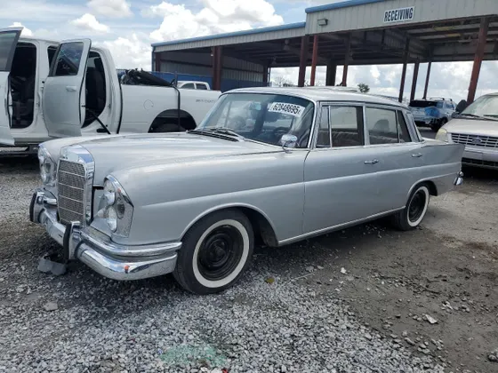 1963 Mercedes-Benz 220 220S