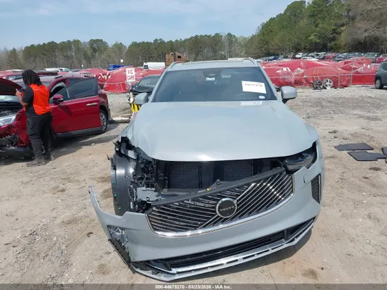 2025 Volvo XC90 Plug-In Hybrid Plus