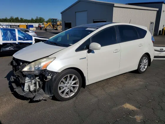 2012 Toyota Prius v Three