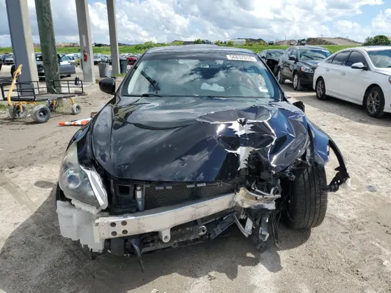 2014 INFINITI Q60 Convertible