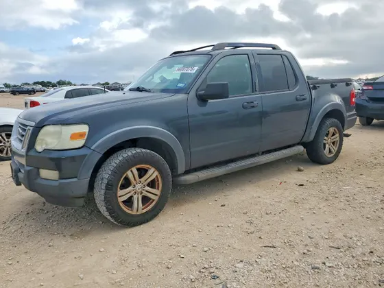 2010 Ford Explorer Sport Trac XLT