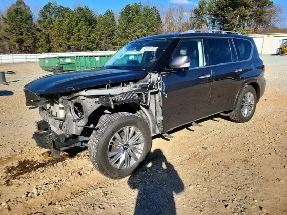 2024 INFINITI QX80 LUXE