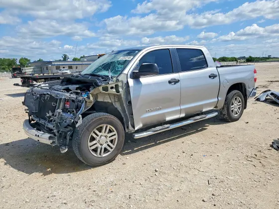 2019 Toyota Tundra 2WD SR5