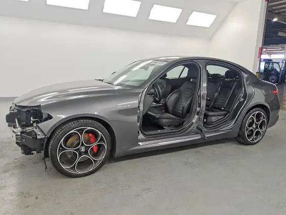 2024 Alfa Romeo Giulia Veloce