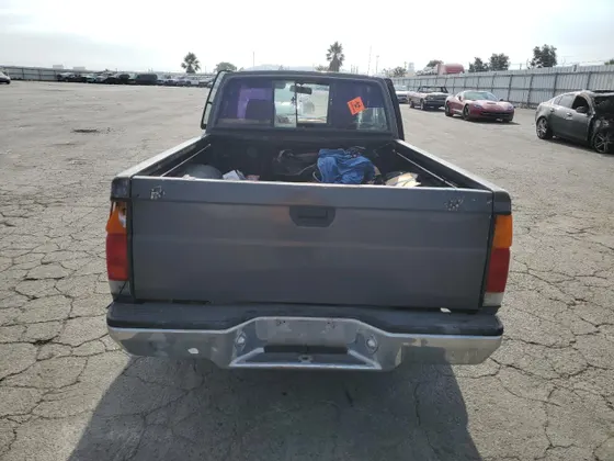 1989 Nissan Hardbody King Cab 2WD KING CAB