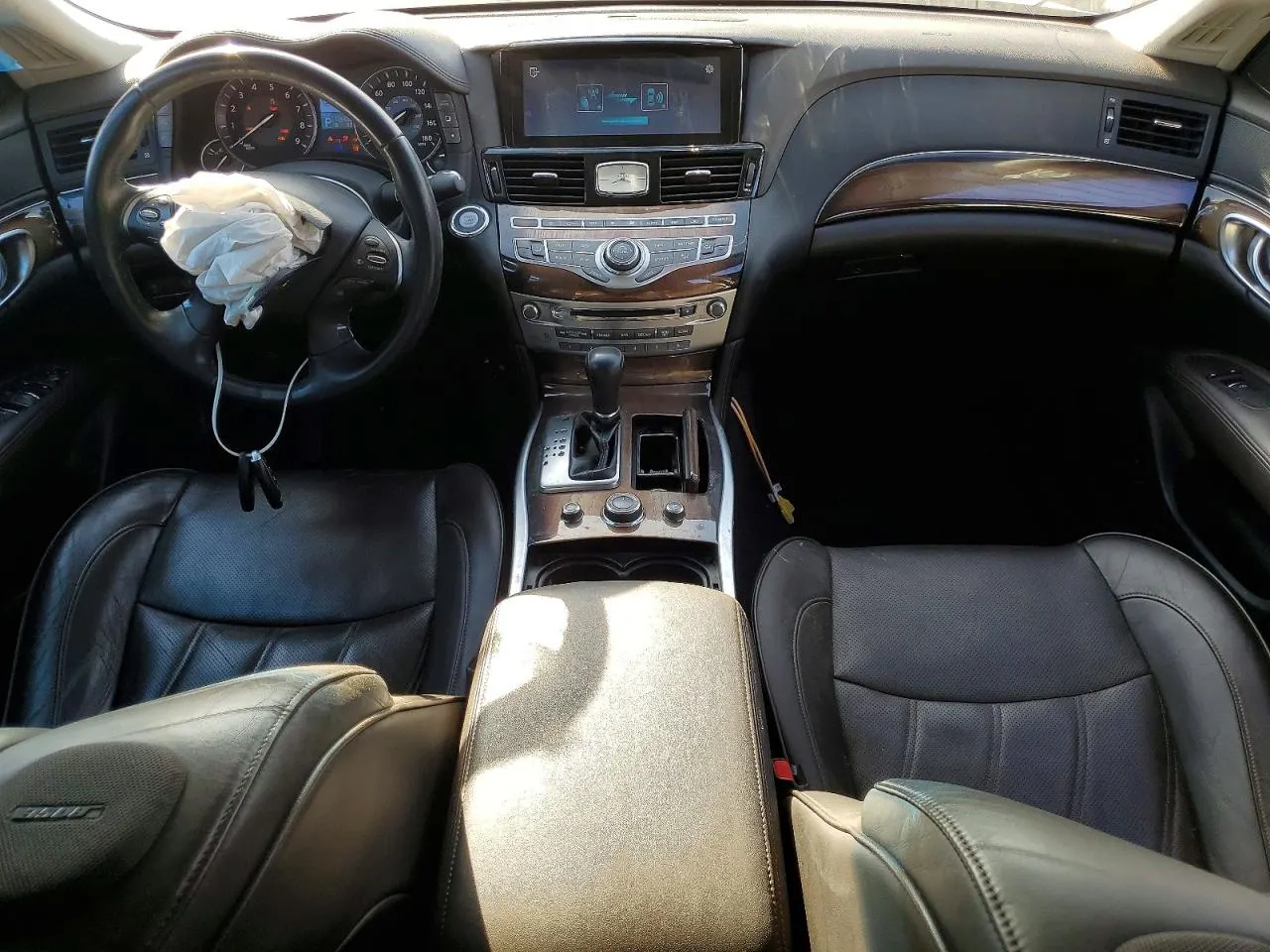 2011 INFINITI M56