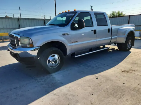 2004 Ford Super Duty F-350 DRW XL