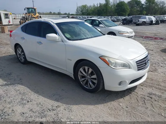 2012 INFINITI M35h Hybrid