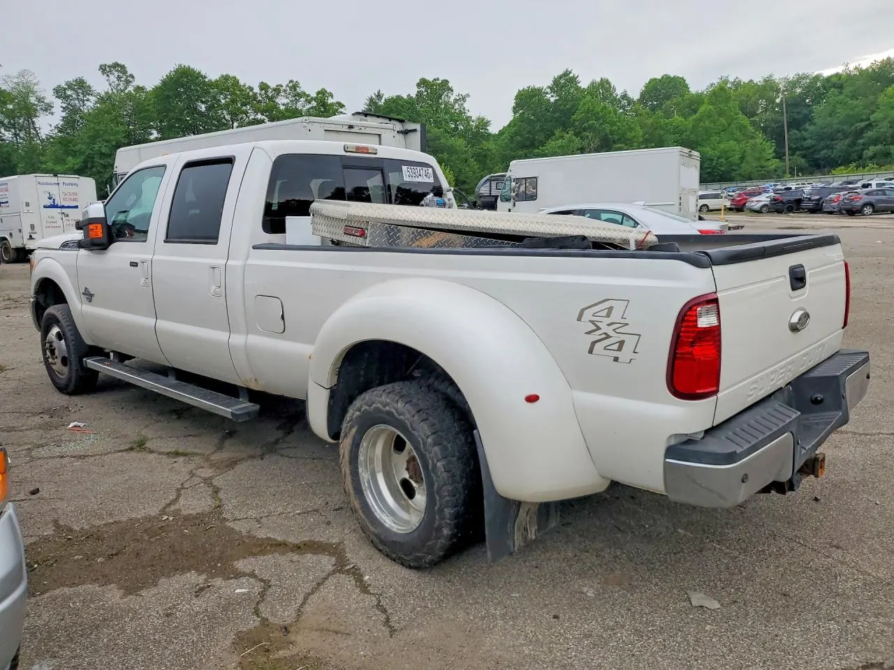 2014 Ford Super Duty F-350 DRW Platinum